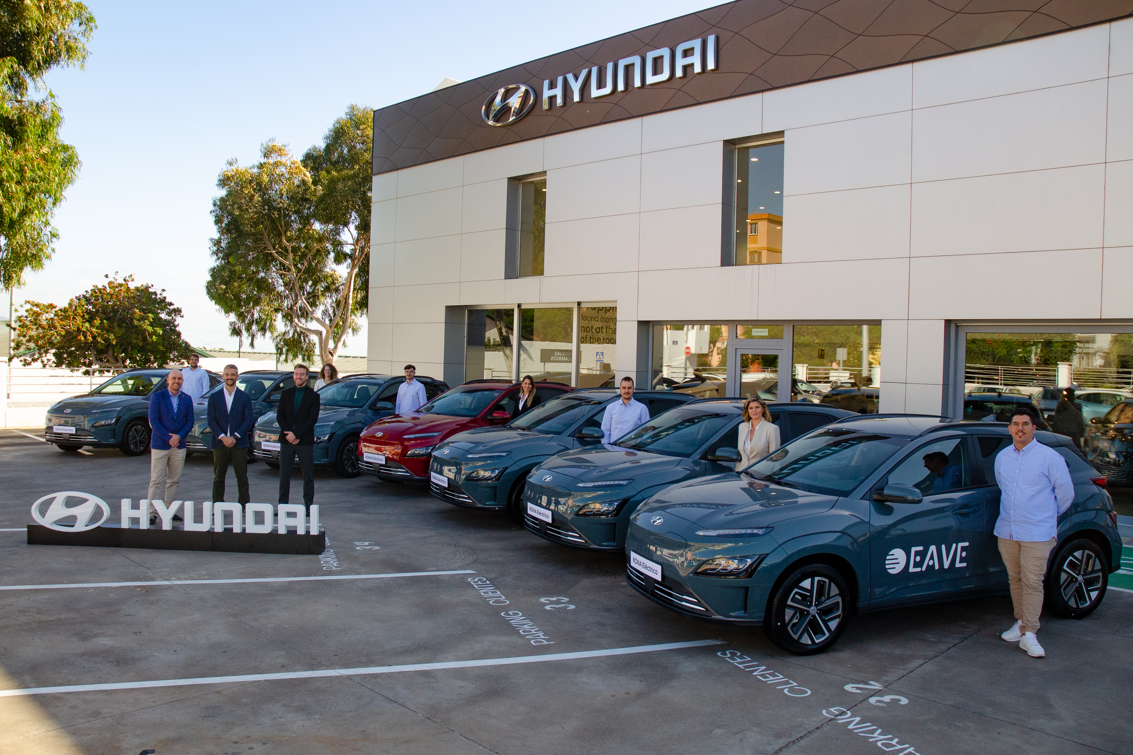 EAVE incorpora 7 Hyundai KONA a su flota de vehículos eléctricos con el renting de myCarflix